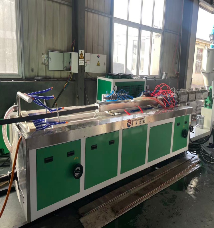 Vacuum shaping platform in the grass stone production line
